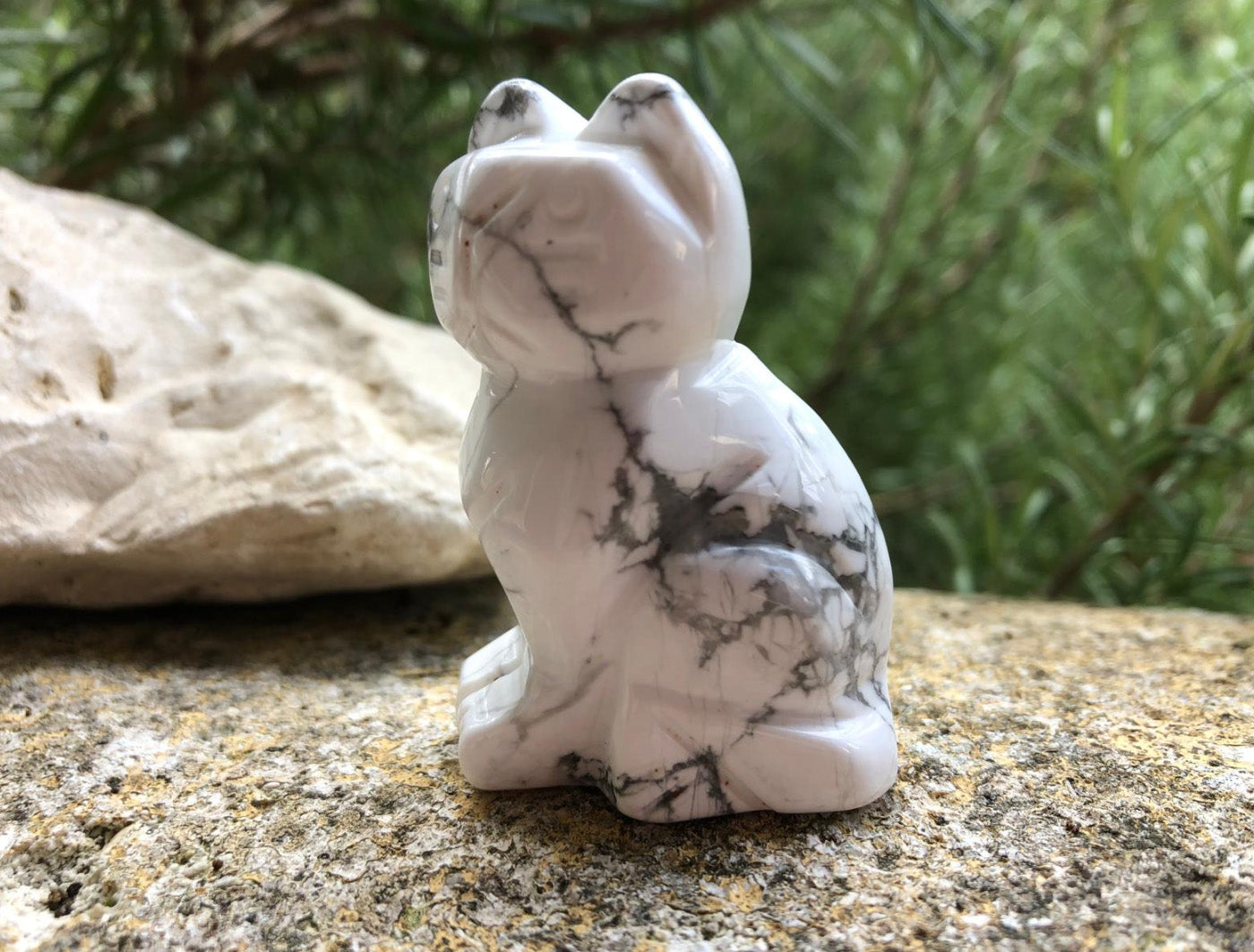 Boutique de lithothérapie en ligne - Figurine Chat en Howlite blanche -SOEURS