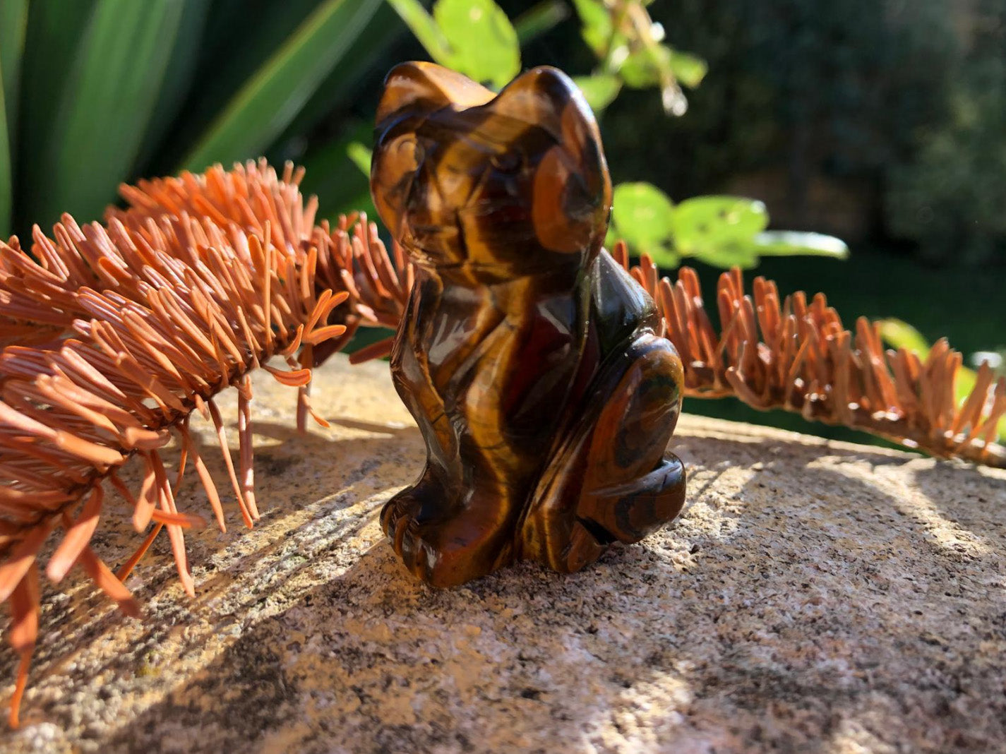 Boutique ésotérique en ligne - Figurine Chat en pierre Oeil de Tigre