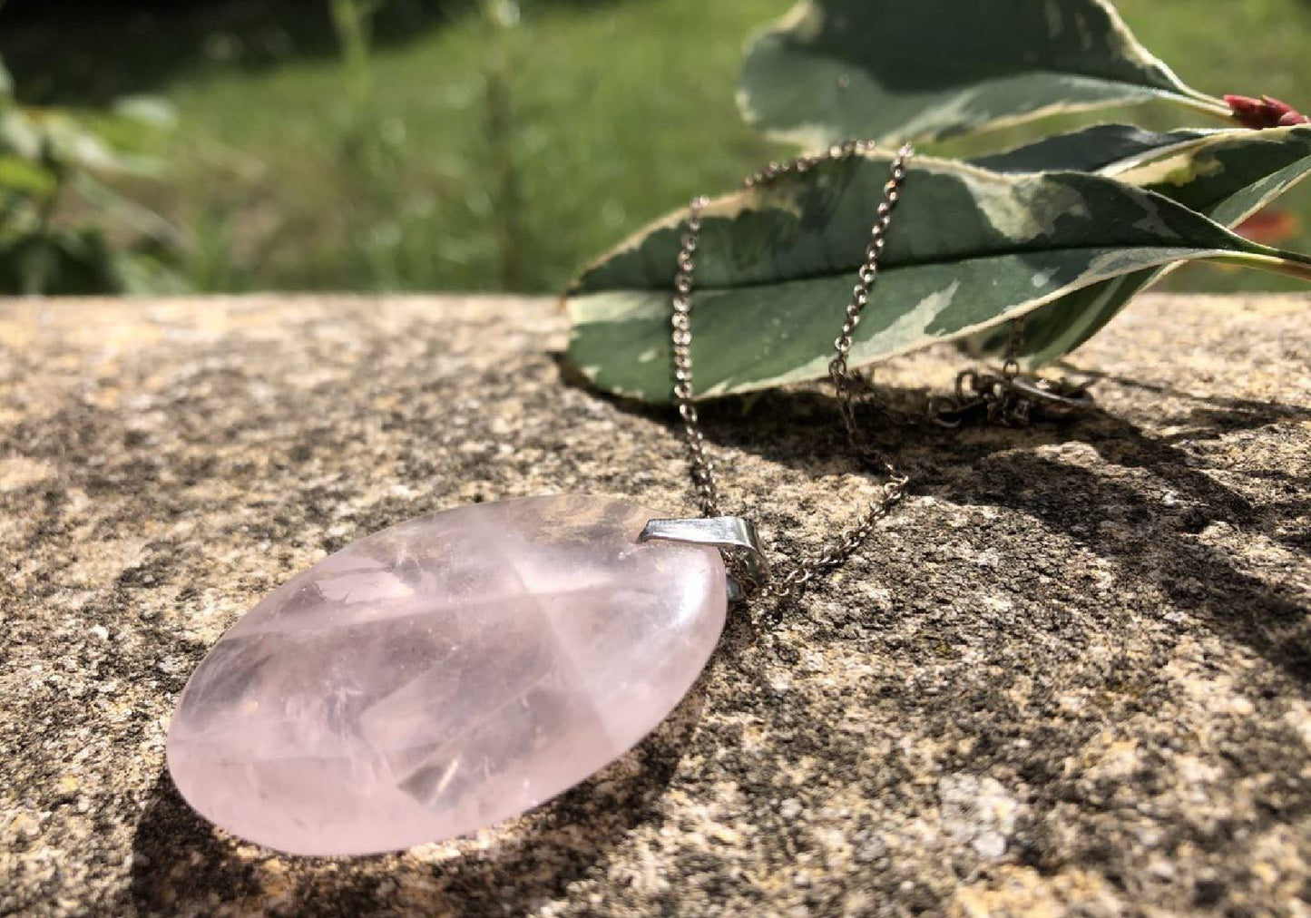 Boutique ésotérique - Lithothérapie Pendentif en Pierre Quartz Rose - SOEURS