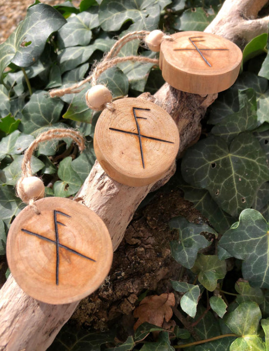 Talisman viking chance – rune gravée à la main pour attirer la prospérité