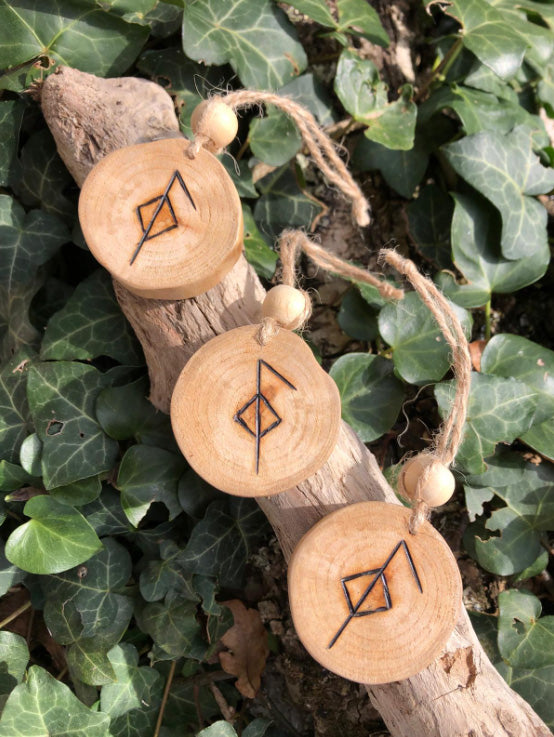 Amulette runique pour la guérison – symbole nordique protecteur favorisant la santé physique et émotionnelle