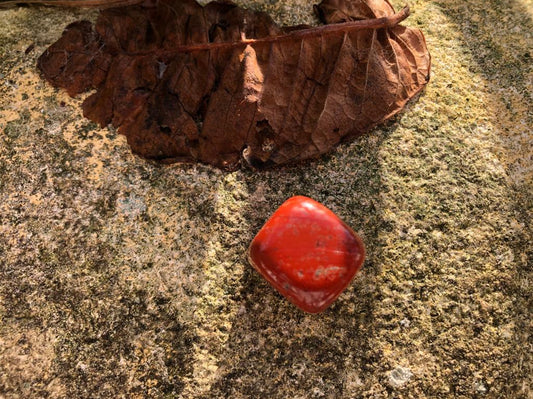 Boutique ésotérique - Lithothérapie Pierre Roulée Cubique Jaspe Rouge - SOEURS