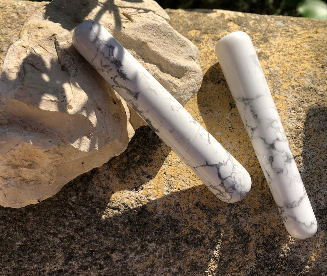 Boutique de Lithothérapie - Photos de 2 Bâton de massage en Howlite Blanche