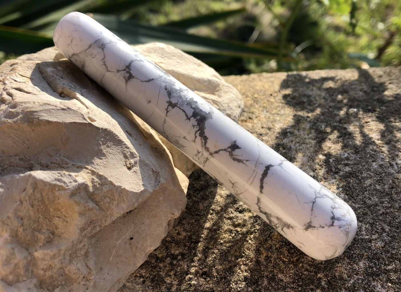 Boutique de Lithothérapie en ligne - Photos Bâton de massage en Howlite Blanche