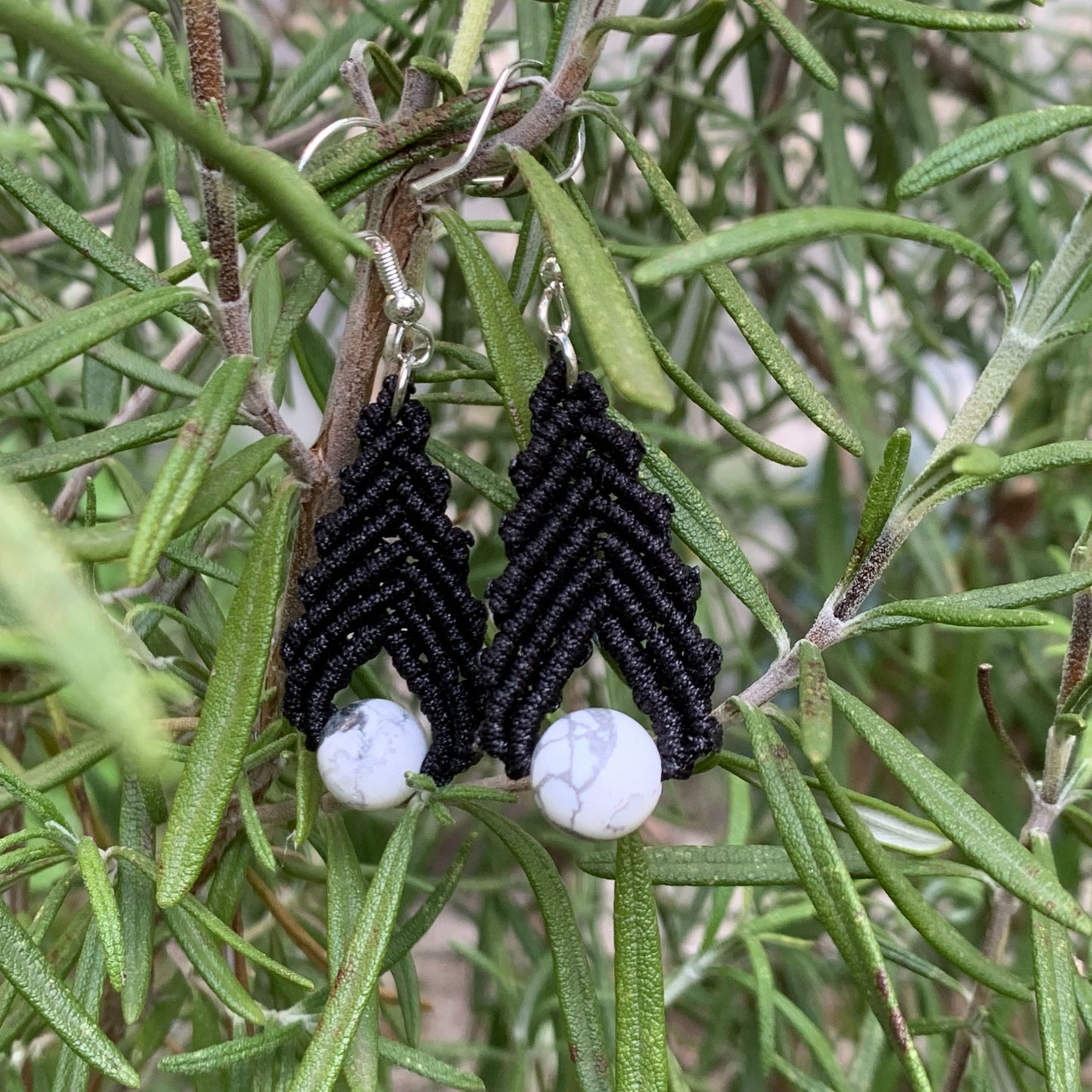 Boucles d’Oreilles Perle Howlite_Noir