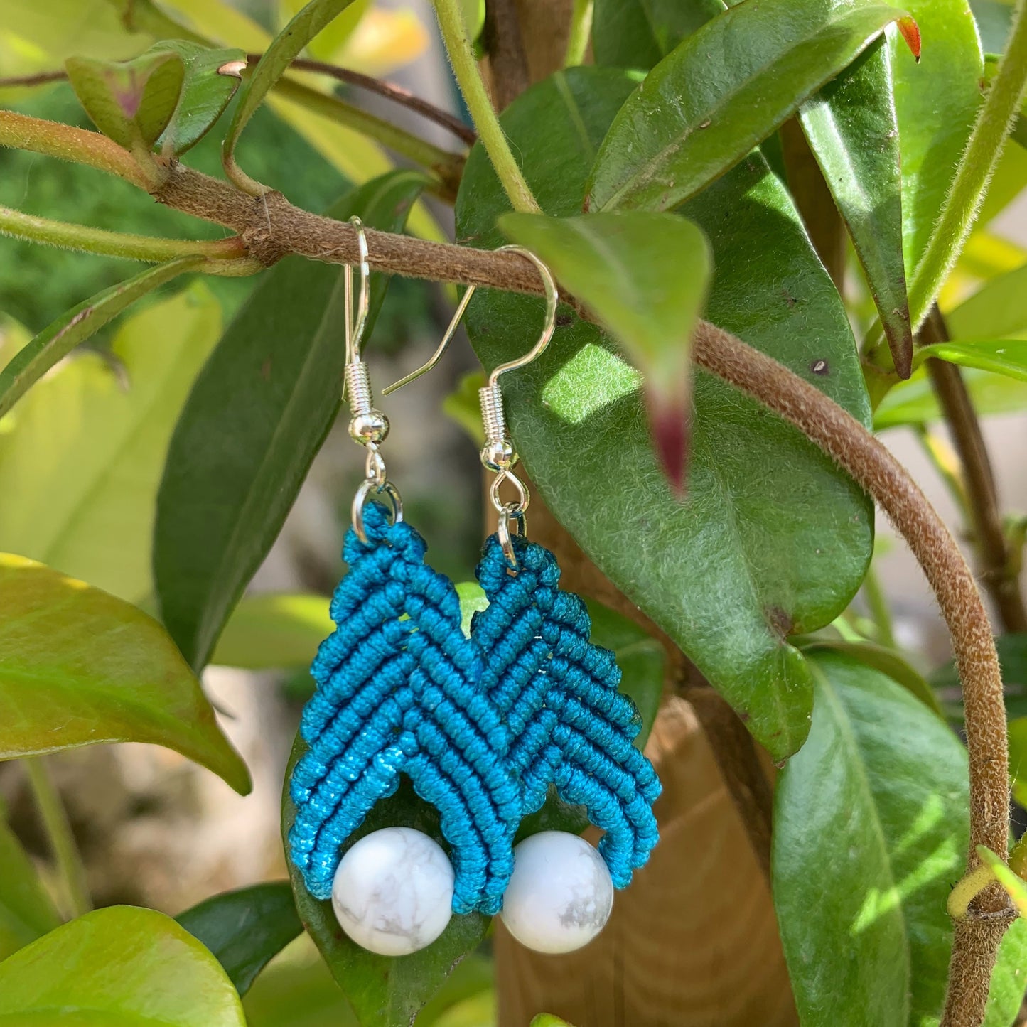 boucles d'oreilles artisanales de style Bohème avec pierre en Howlite