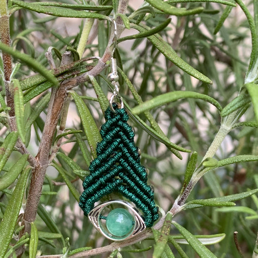 boucle d'oreille de style bohème en micromacramé et perle aventurine verte