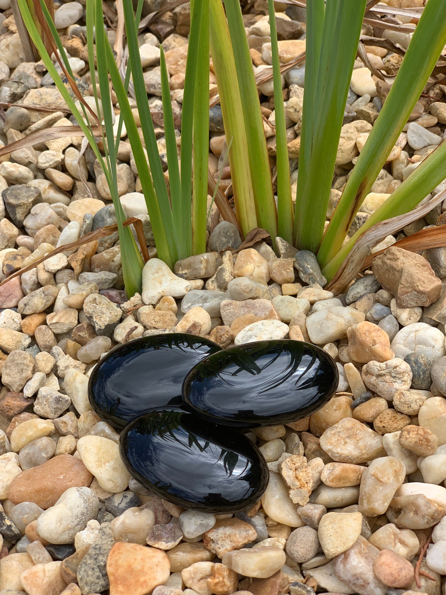ensemble de galets en obsidienne noire - boutique de lithothérapie