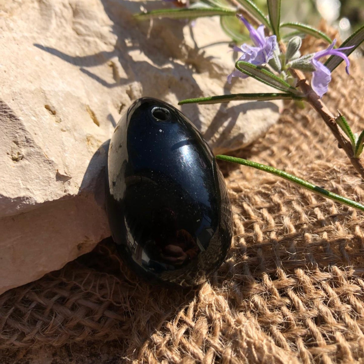 oeuf de yoni en obsidienne noire de taille M