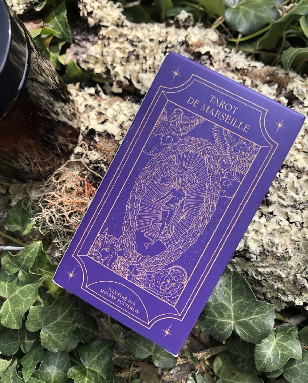 Tarots et Oracles Divinatoires – Outils d’Intuition et de Spiritualité