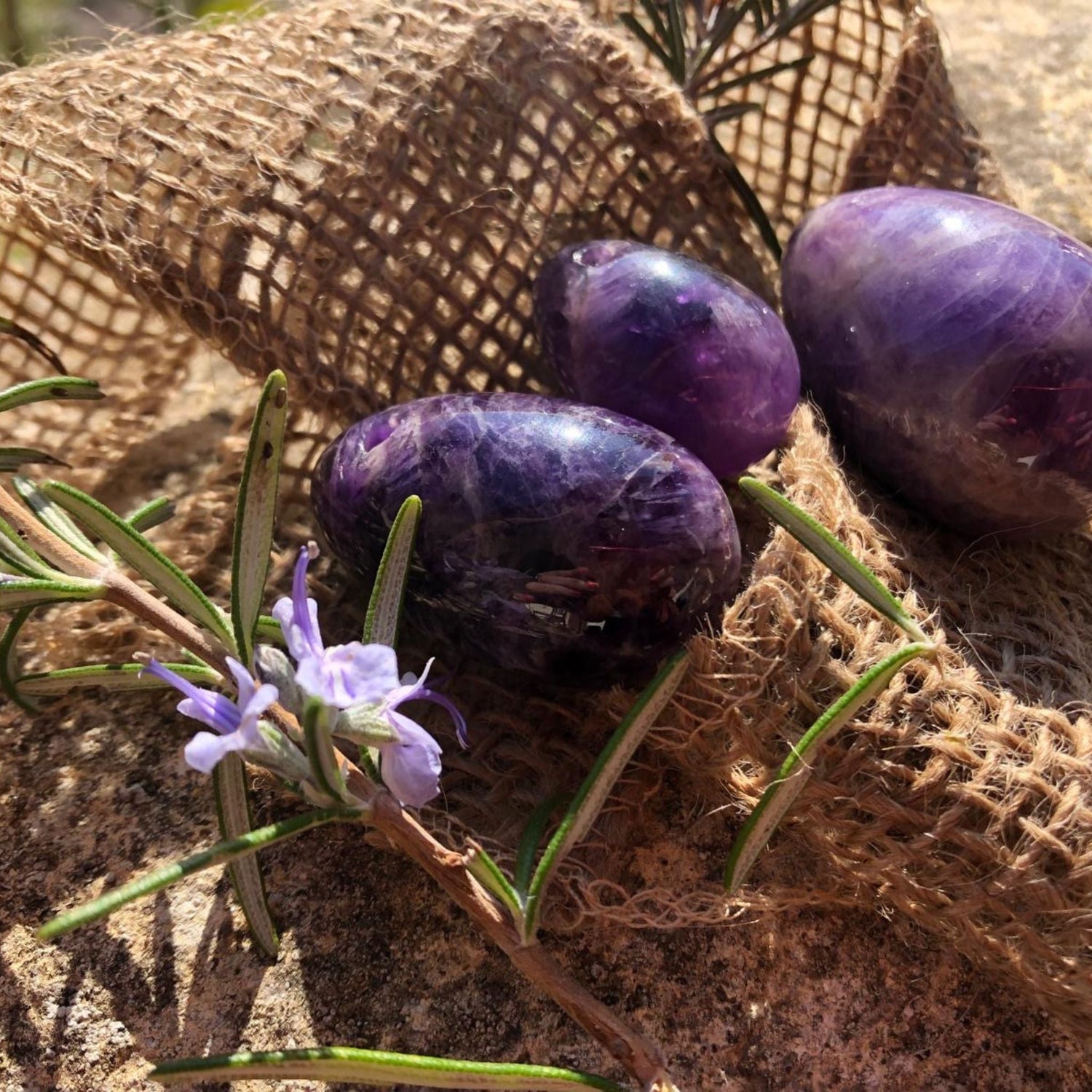 oeuf de Yoni en pierre naturelle améthyste