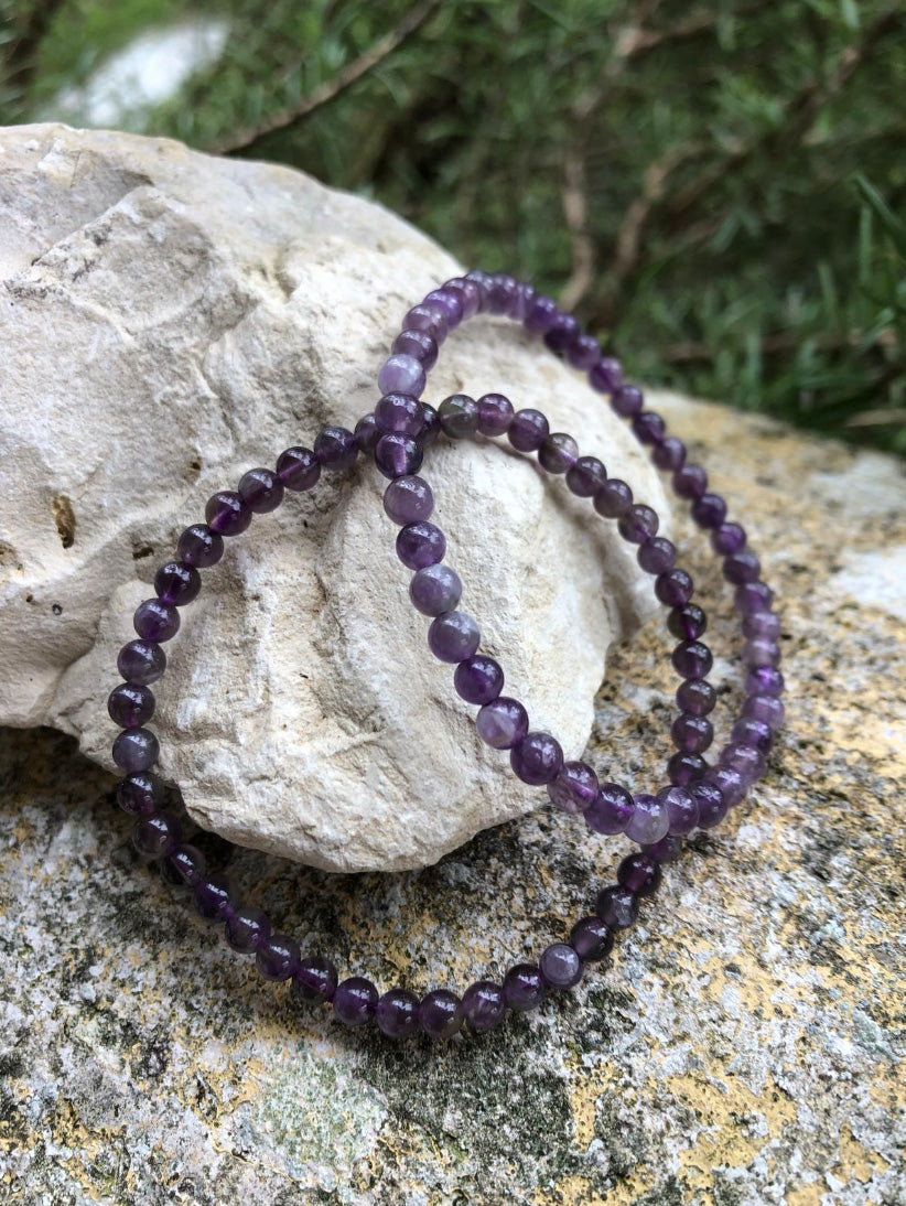 Boutique ésotérique en ligne - Photos de 2 bracelets d'améthyste pierre naturelle