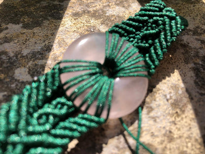 Boutique de lithothérapie en ligne - Bracelet tréssé avec Donut en quartz Rose, bracelet vert