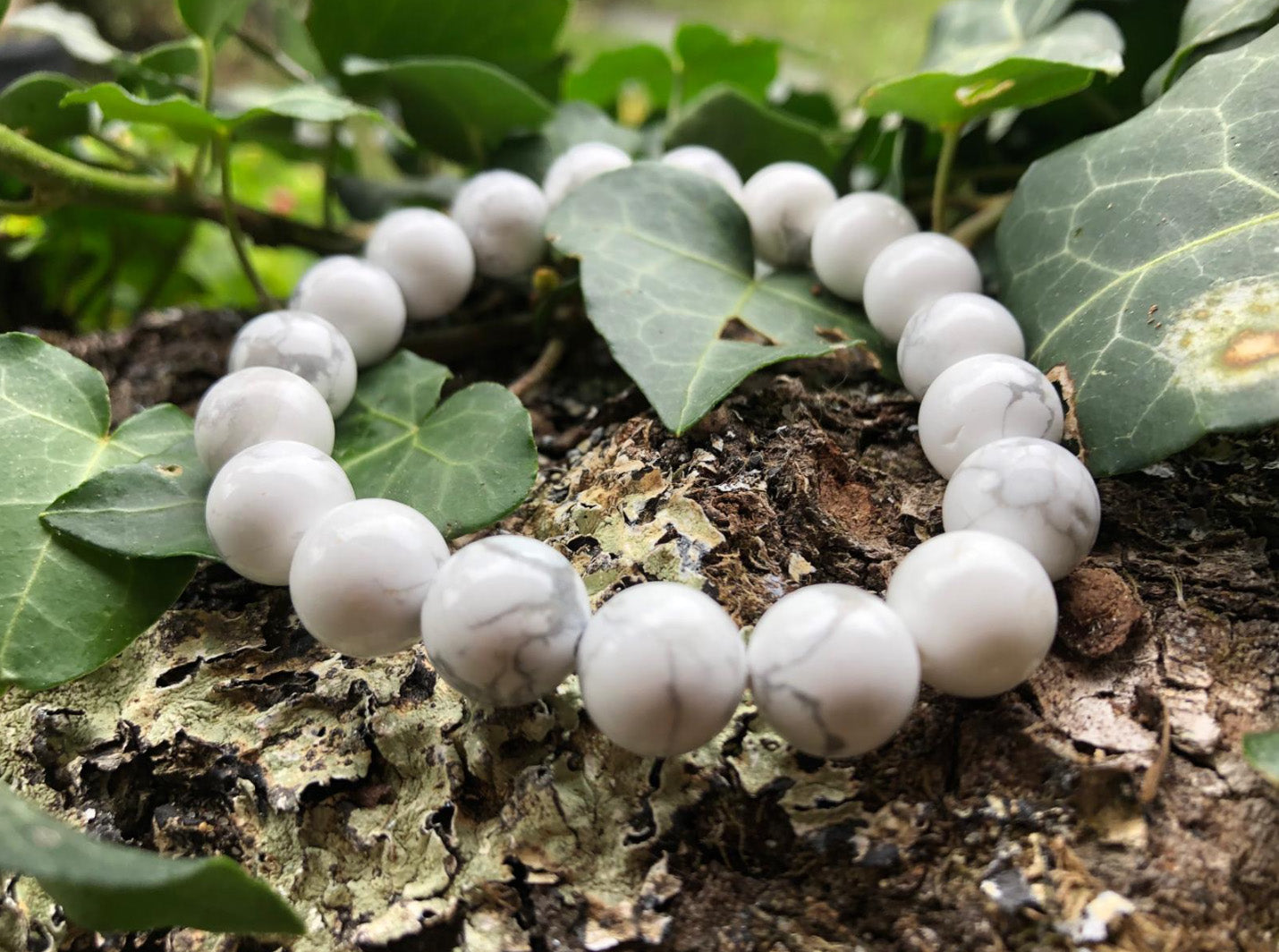 Boutique de lithothérapie - Photo d'un bracelet en Howlite perle de 10mm