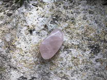 Boutique ésotérique - Lithothérapie Quartz Rose Pierre Roulée - SOEURS