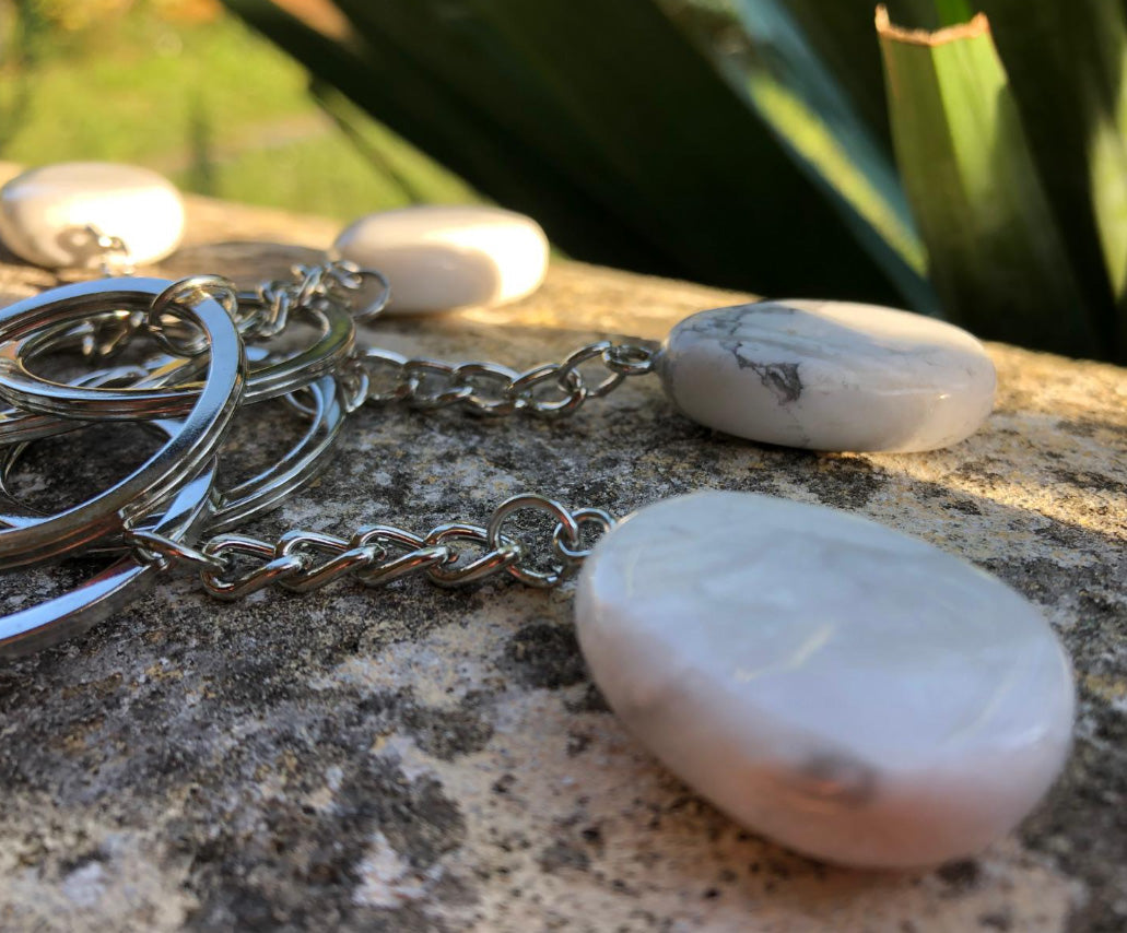 Boutique ésotérique en ligne - Porte clés en Pierre naturelle Howlite - SOEURS