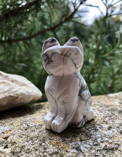 Boutique de Lithothérapie en ligne - Figurine chat en pierre Howlite Blanche - SOEURS
