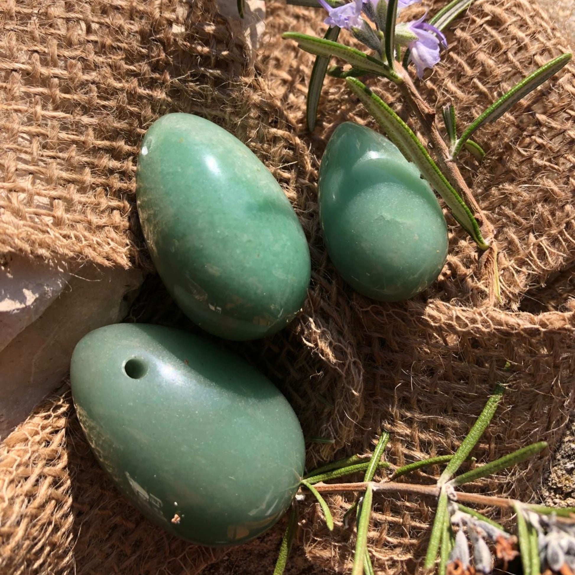 Set de 3 oeufs de Yoni percés - Pierre Aventurine Verte